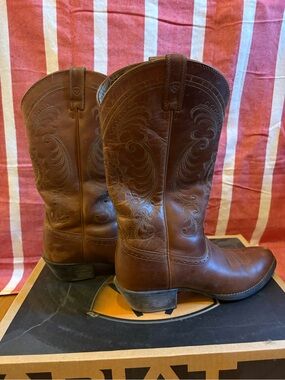 Ariat Magnolia Cowboy Boots in Vintage Caramel Size 8